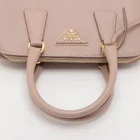 プラダ サフィアーノラクス レザー 2WAYハンドバッグ ベージュ 1BA838