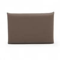 エルメス カルヴィ ヴォーエプソン カードケース エトゥープ シルバー