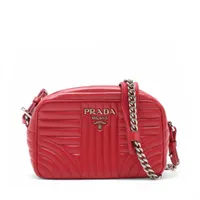 お値引中！PRADA ダイアグラム チェーンショルダーバッグ 赤レッド プラダ ダイアグラム レザー チェーンショルダーバッグ レッド 1BH083