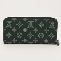 ヴィトン モノグラムシャドウ ジッピーウォレットホリゾンタル 型番