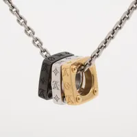 ヴィトン M00675 ペンダント モノグラム ボールド LE4214 ネックレス