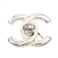 シャネル ココマーク ターンロック 96A ブローチ GP シルバー