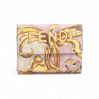 フェンディ×ヴェルサーチェ 8M0395 PVC×レザー コンパクトウォレット ベージュ×ピンク