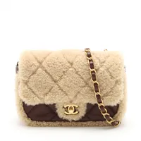 シャネル ミニマトラッセ シアリングxラムスキン シングルフラップ シングルチェーンバッグ ベージュxブラウン ゴールド金具 ランダムプレート