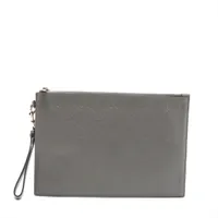 グッチ GGエンボス レザー クラッチバッグ グレー 625569