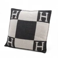 エルメス アヴァロン クッション ウール×カシミヤ エクリュ×グリ