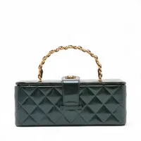 シャネル マトラッセ パテントレザー バニティバッグ グリーン ゴールド金具 3番台