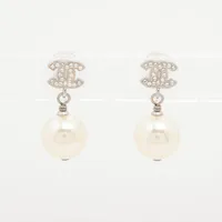 シャネル ココマーク A20V ピアス(両耳用) GP×ラインストーン×フェイクパール シルバー