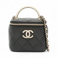 シャネル マトラッセ ラムスキン チェーンショルダーバッグ バニティ ブラック ランダムシリアル AP4205