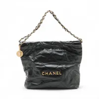 シャネル シャネル22 スモール シャイニーカーフスキン チェーンショルダーバッグ ブラック ゴールド金具 ランダムプレート AS3260