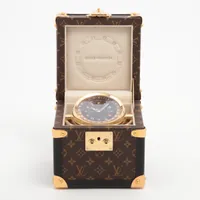 ヴィトン Q1Q040 GP QZ グレー文字盤 タンブール デュアル タイム テーブルクロック