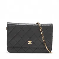 シャネル マトラッセ キャビアスキン チェーンウォレット ブラック ゴールド金具 22番台 AP0250