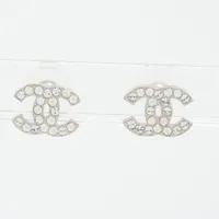 シャネル ココマーク 05V ピアス(両耳用) GP×ラインストーン シルバー