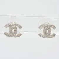 シャネル ココマーク F24V ピアス(両耳用) GP×ラインストーン シルバー