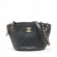 シャネル マトラッセ レザー チェーンショルダーバッグ ブラック ゴールド金具 27番台