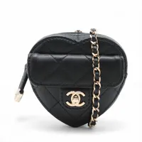 シャネル マトラッセ ラムスキン チェーンショルダーバッグ ハート ブラック ゴールド金具 32番台