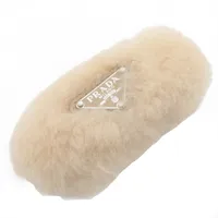 プラダ トライアングルロゴ バレッタ GP×ファー アイボリー