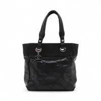 シャネル パリビアリッツPM コーティングキャンバスxレザー トートバッグ ブラック シルバー金具