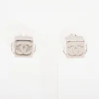 シャネル ココマーク B25V ピアス(両耳用) GP×ラインストーン シルバー