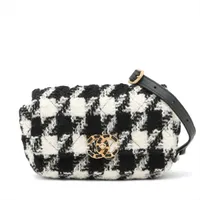 シャネル シャネル19 ツイードxレザー ウエストポーチ 千鳥格子 ブラックxホワイト ゴールド×シルバー金具 28番台