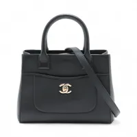 シャネル ネオ エグゼクティブ スモール レザー 2WAYハンドバッグ ブラック ゴールド金具 23番台 A69929