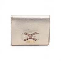 プラダ サフィアーノ 1MV204 レザー コンパクトウォレット シャンパンゴールド