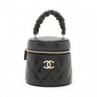 シャネル マトラッセ ラムスキン ハンドバッグ バニティ ブラック ゴールド金具 32番台 AP2730