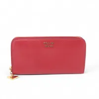 プラダ サフィアーノ レザー ラウンドジップウォレット レッド