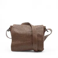 ボッテガヴェネタ イントレチャート レザー ショルダーバッグ ブラウン