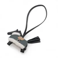 エルメス ロデオチャーム ロデオ プルシュPM K:2025年 チャーム アニョーミロ×ヴォースイフト ブラック×ヴェールマングローブ×エトゥープ