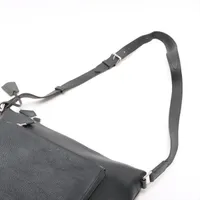 ヴィトン トリヨン アルマンドメッセンジャー M53491 ブラック