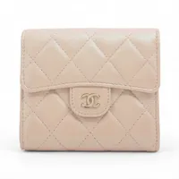 シャネル マトラッセ ラムスキン コンパクトウォレット ピンクオーロラ ゴールド金具 31番台