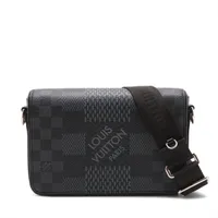 ヴィトン ダミエ グラフィット3D ステュディオメッセンジャー N50013 ブラック RFID反応あり