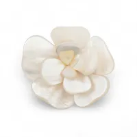 シャネル カメリア 01A ブローチ GP×シェル ゴールド×ホワイト