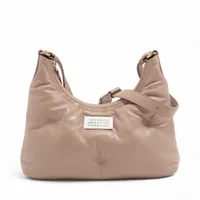 【美品】メゾンマルジェラ　レザー　グラムスラム　ショルダーバッグ　ベージュ メゾンマルジェラ グラムスラム レザー ショルダーバッグ ベージュ