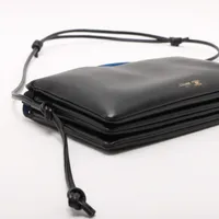 セリーヌ トリオ フラップ レザー ショルダーバッグ ブラック A4416088