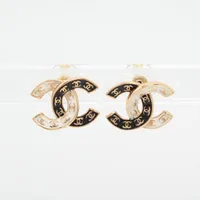 シャネル ココマーク C21C ピアス　片耳　パール　ゴールド CHANEL（シャネル） 美品 キラキラ ココマーク ピアス マルチカラー