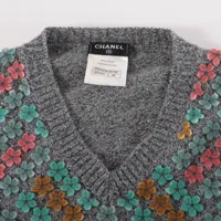 レア CHANEL シャネル 05Aカシミヤ混 42 1226-2 AHC3 シャネル ココボタン P52 ウール×カシミヤ ニット 38 レディース