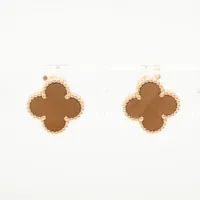 ヴァンクリーフ&アーペル スウィートアルハンブラ シェル ピアス 750