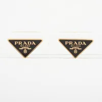 プラダ トライアングルロゴ ピアス(両耳用) GP ゴールド×ブラック