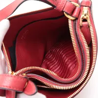 プラダ ヴィッテロフェニックス レザー ショルダーバッグ レッド