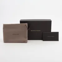 ボッテガヴェネタ マキシイントレチャート カセット レザー コンパクト
