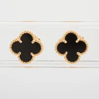 ヴァンクリーフ&アーペル スウィートアルハンブラ オニキス ピアス 750