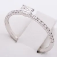 カルティエ エタンセル ドゥ カルティエ ハーフエタニティ