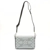 ヴィトン ダミエ グラフィット3D ステュディオ メッセンジャー N50014