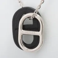 エルメス シェーヌダンクル オーマイヨン GP×革 ネックレス ゴールド