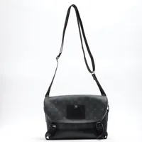 ルイ・ヴィトン モノグラム エクリプス メッセンジャーヴォワヤージュPM M40511