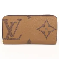 ルイ・ヴィトン モノグラム ジャイアント ジッピー ウォレット M69353