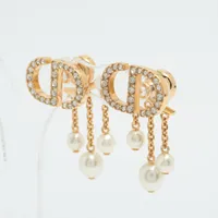 本日特価】未使用 CDロゴ パール パールスタッドピアス ディオール CD