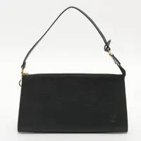 I00058 ルイヴィトン　美品　ポシェットアクセソワール　エピ　M52982 I00058 ルイヴィトン 美品 ポシェットアクセソワール エピ